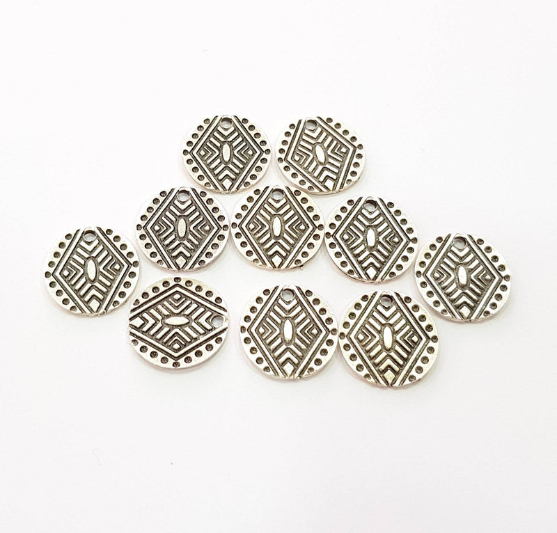 10 Silver Charms Antique Silver Plated Charms (16mm) G8547