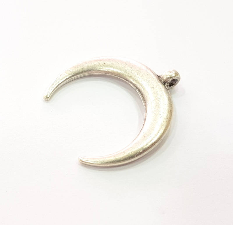 4 Crescent Charm Silver Moon Charm Antique Silver Plated Pendants  (28mm)  G9340