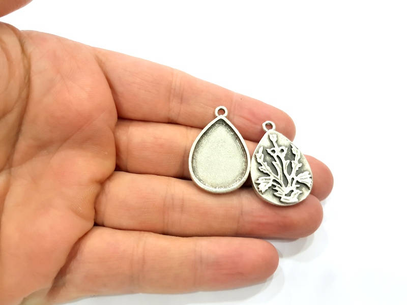 2 Drop Charms Blank Silver Pendant Blank Bezel Base Setting Necklace Resin Blank Mountings Antique Silver Plated  (25x18mm blank )  G9512