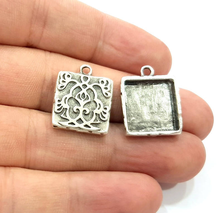4 Silver Pendant Blank Bezel Base Setting Necklace Blank Resin Blank Mountings Antique Silver Plated  (17x17mm )  G8986