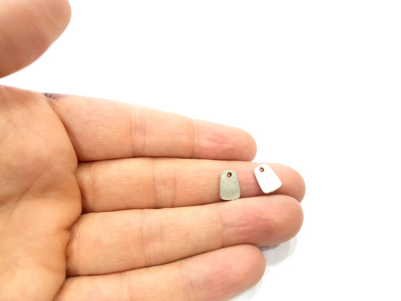 20 Silver Charms Antique Silver Plated Charms (10x7mm) G11592