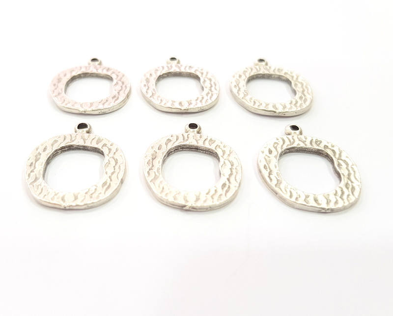 6 Silver Circle Charms Antique Silver Plated Charms (22x17mm) G14057