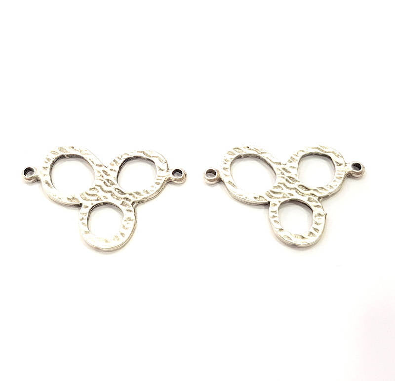 8 Three Ringed Charms Antique Silver Plated Charms (32x21mm) G10298