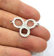 8 Three Ringed Charms Antique Silver Plated Charms (32x21mm) G10298