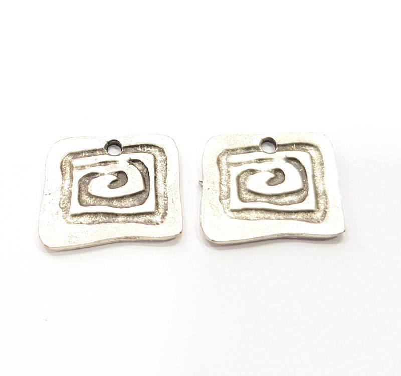 8 Silver Charms Antique Silver Plated Charms (19x17mm) G10316