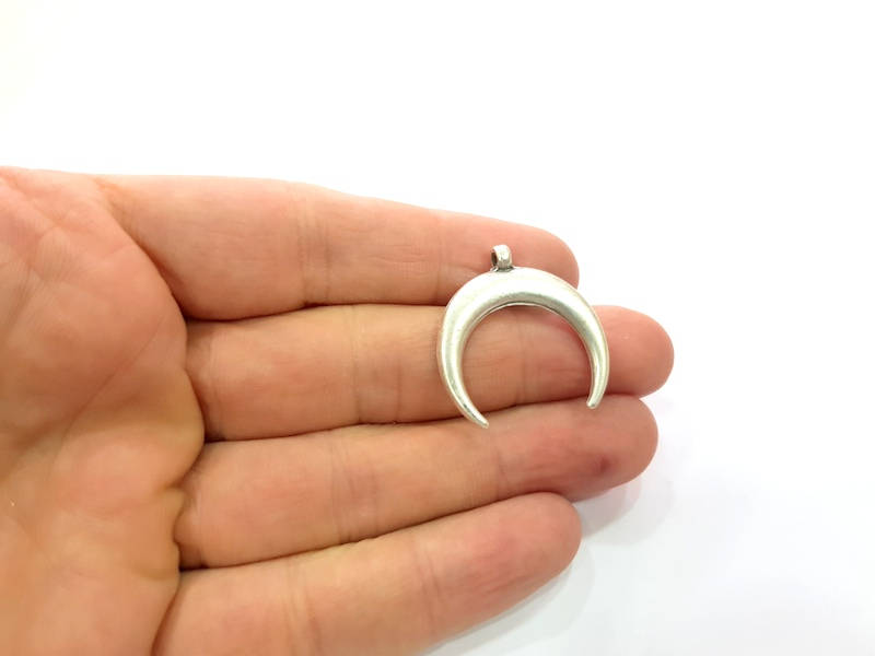 4 Crescent Charm Silver Moon Charm Antique Silver Plated Pendants  (28mm)  G9340