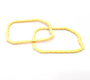 2 Hammered Frame Connector  Gold Plated Metal Connector  (45x32mm)  G10363