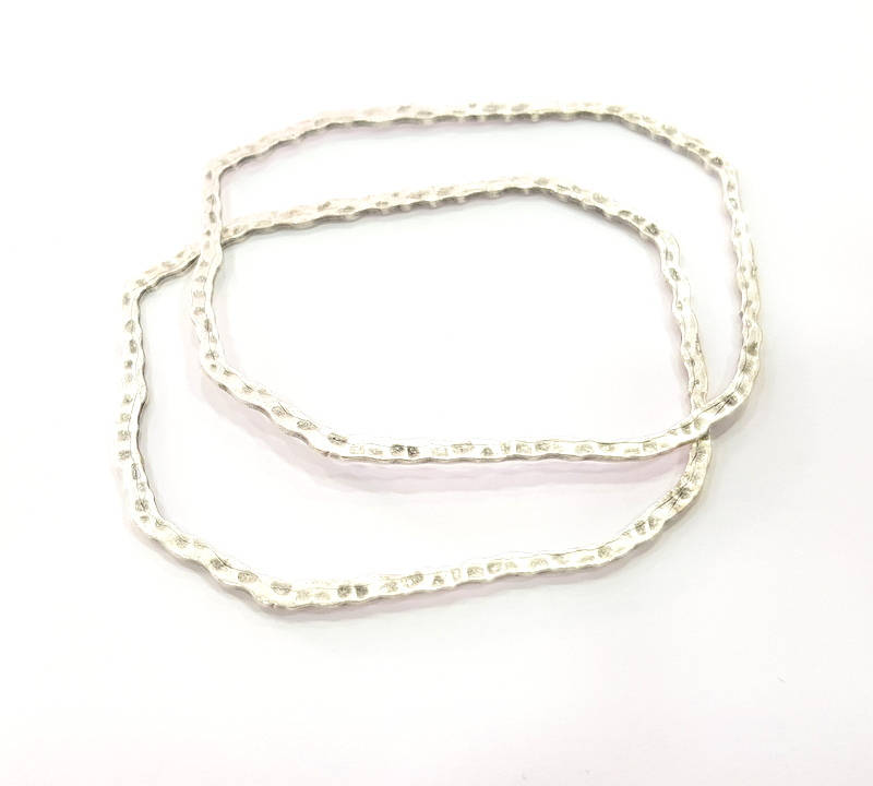4 Hammered Findings Antique Silver Plated Metal (60x47mm) G10445