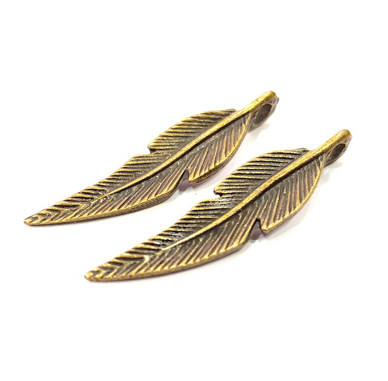 4 Feather Charm Antique Bronze Charm Antique Bronze Plated Metal (43x10mm) G10565