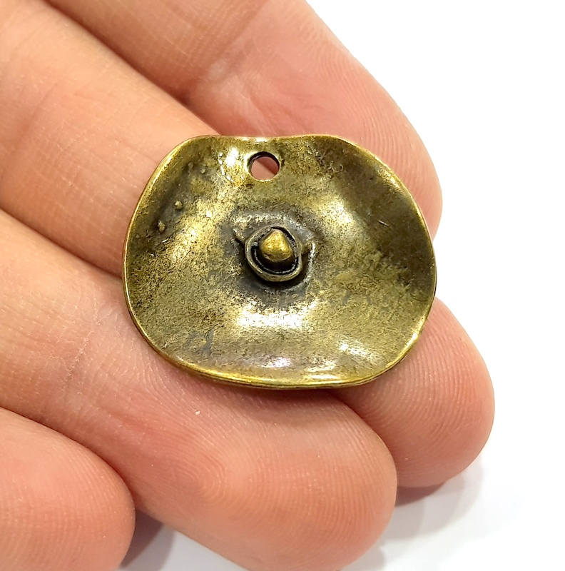 4 Antique Bronze Charm Antique Bronze Plated Metal Charms (26x24mm) G10587