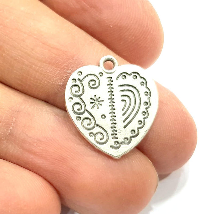 8 Heart Charms Silver Charms Antique Silver Plated Metal (20x17mm) G10895