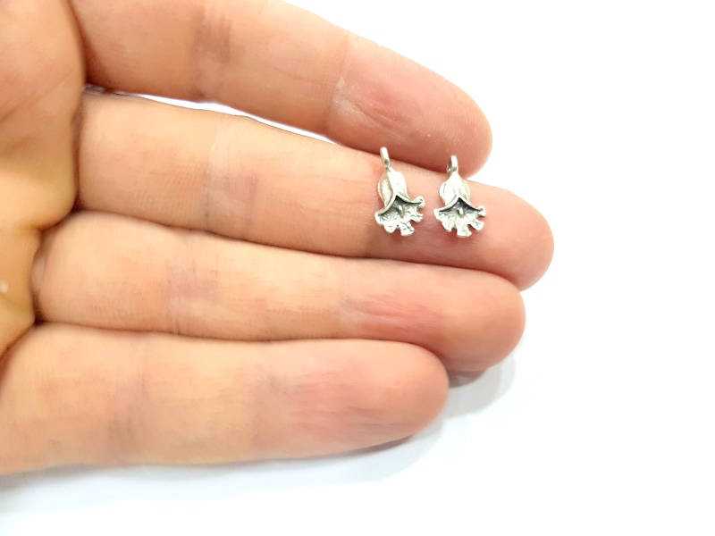 20 Clove Charm Flower Charms Silver Charms Antique Silver Plated Metal (14x8mm) G10896
