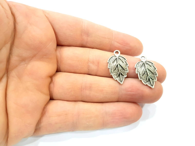 8 Leaf Charms Silver Charms Antique Silver Plated Metal (24x14mm) G11063