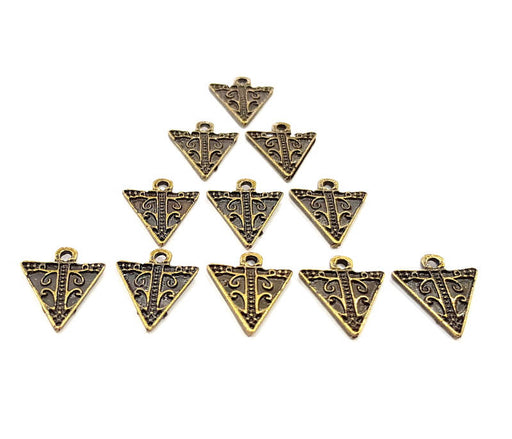 20 Triangle Charm Antique Bronze Charm Antique Bronze Plated Metal Charms (17x14mm) G11070