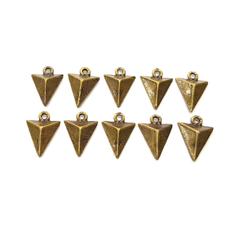 10 Triangle Charm Antique Bronze Charm Antique Bronze Plated Metal (14x11mm) G11124