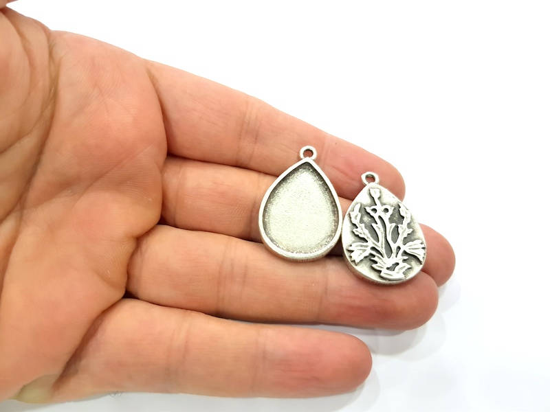 2 Drop Charms Blank Silver Pendant Blank Bezel Base Setting Necklace Resin Blank Mountings Antique Silver Plated  (25x18mm blank )  G9512