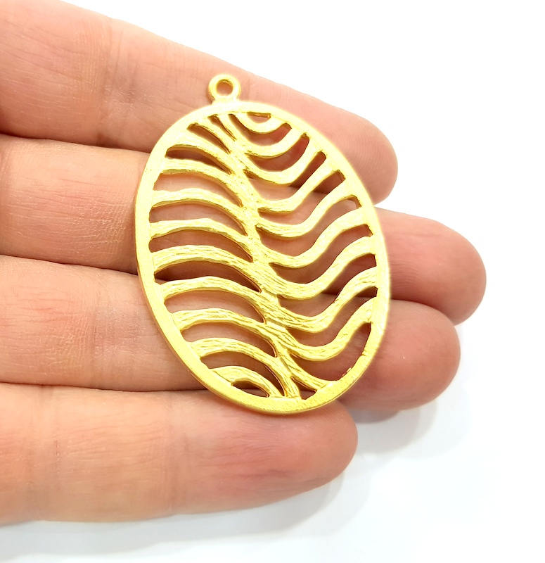Oval Wavy Pendant Gold Pendant Gold Plated Metal (53x37mm)  G11333