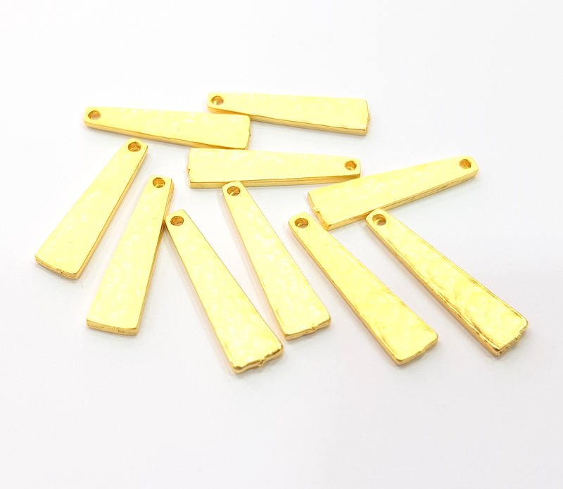 8 Gold Hammered Charm Gold Plated Metal (22x6mm)  G11355