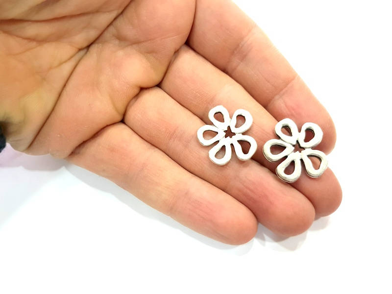 4 Flower Charm Silver Charms Antique Silver Plated Metal (22mm) G14610