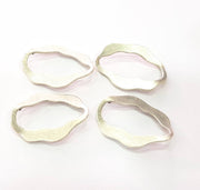 8 Twisted Circle Connector Antique Silver Plated Metal (27x19mm) G11385