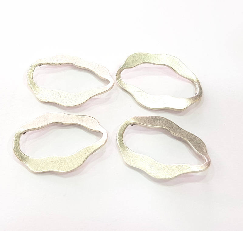 8 Twisted Circle Connector Antique Silver Plated Metal (27x19mm) G11385