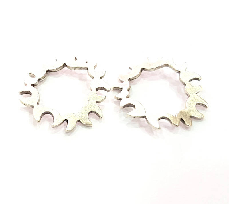 6 Flame Circle Connector Antique Silver Plated Metal (25mm) G11390