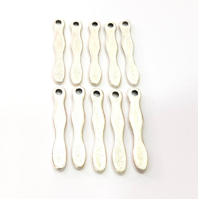 10 Silver Charms Antique Silver Plated Metal (32x5mm) G11403