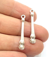 10 Silver Charms Antique Silver Plated Metal (36x5mm) G11420