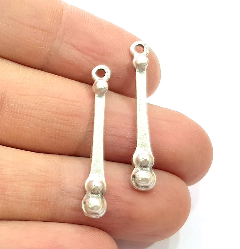 10 Silver Charms Antique Silver Plated Metal (36x5mm) G11420