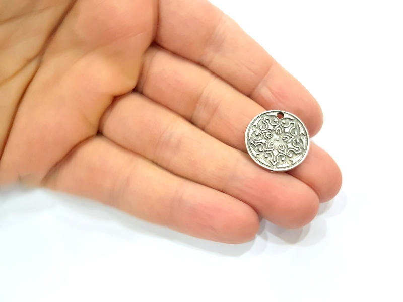 6 Silver Charms Antique Silver Plated Metal (20mm) G11620