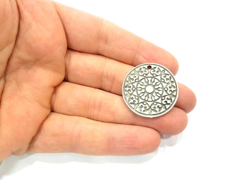 2 Silver Charms Antique Silver Plated Metal (30mm) G11635