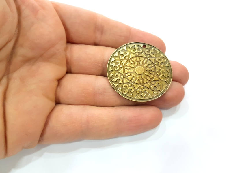 Antique Bronze Pendant Antique Bronze Plated Metal ( 40mm) G11686