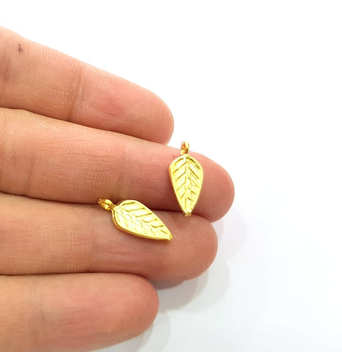 8 Leaf Charm Gold Plated Charms  (17x7mm)  G10267