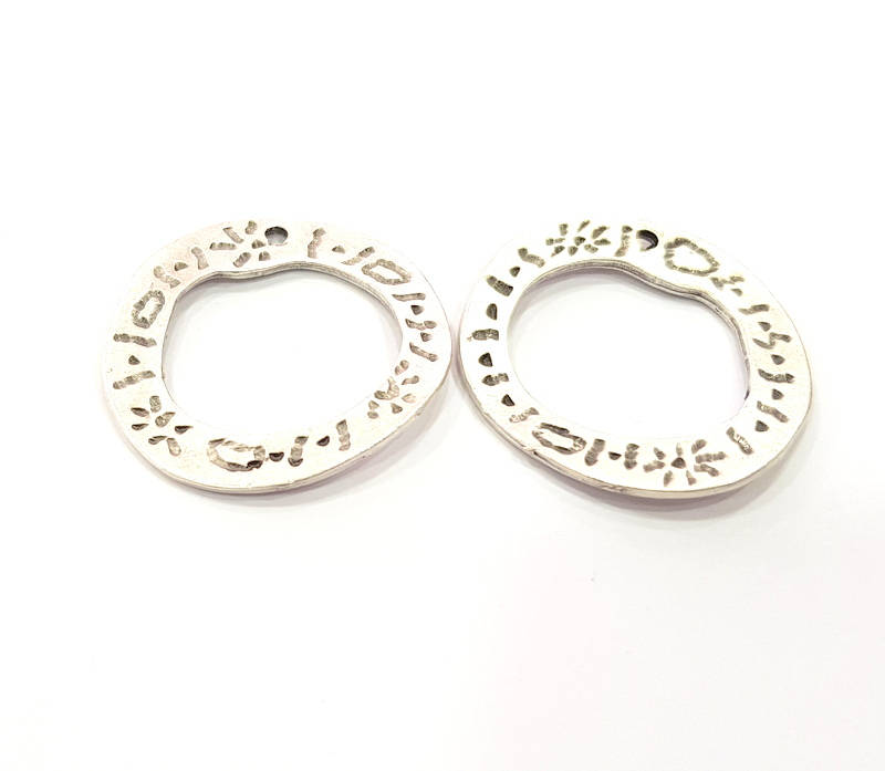 4 Silver Circle Charms Antique Silver Plated Charms (30mm) G10300