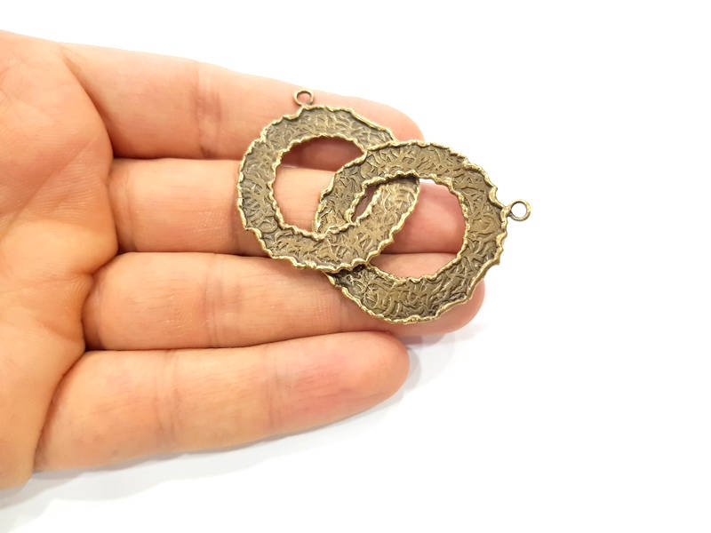 Hammered Circle Charm Antique Bronze Connector Antique Bronze Plated Brass (66x36mm) G12052