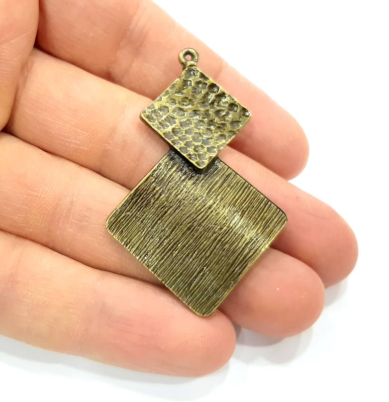 Antique Bronze Pendant Antique Bronze Plated Metal Pendant (55x35mm) G10582