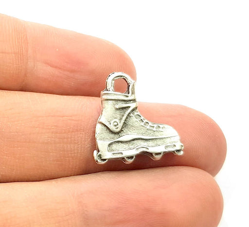 4 Roller Skates Charms Antique Silver Plated Metal (17x17mm) G10813