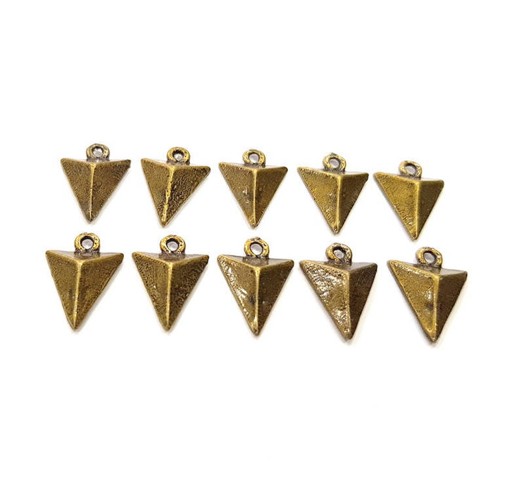 10 Triangle Charm Antique Bronze Charm Antique Bronze Plated Metal (14x11mm) G11124