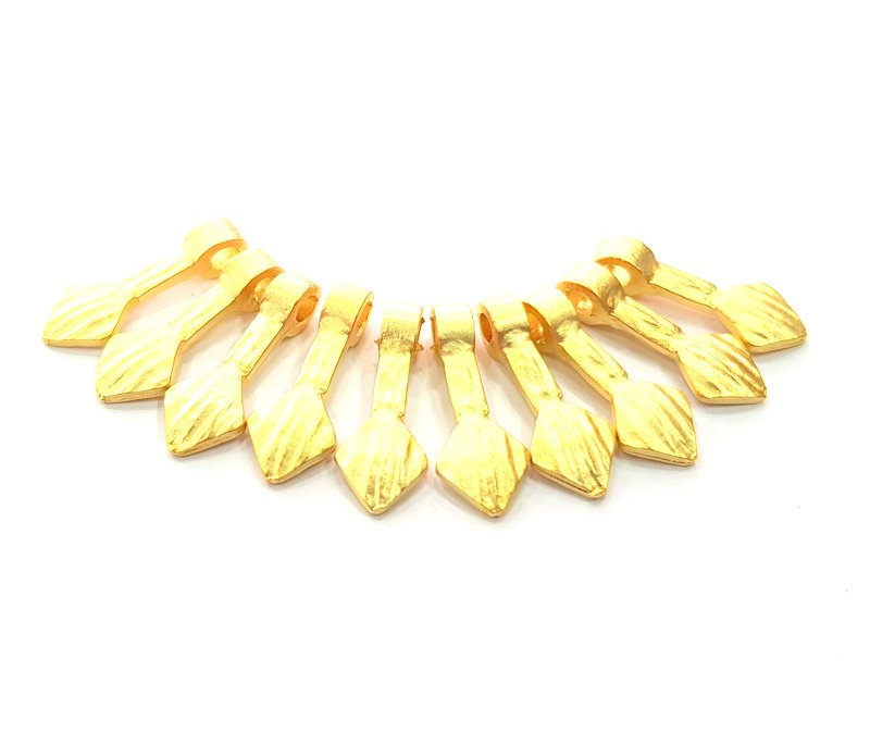 8 Gold Charm Gold Spike Charm Gold Plated Metal (22x8mm)  G12181