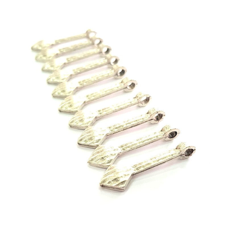10 Silver Charms Antique Silver Plated Metal (30x9mm) G12217
