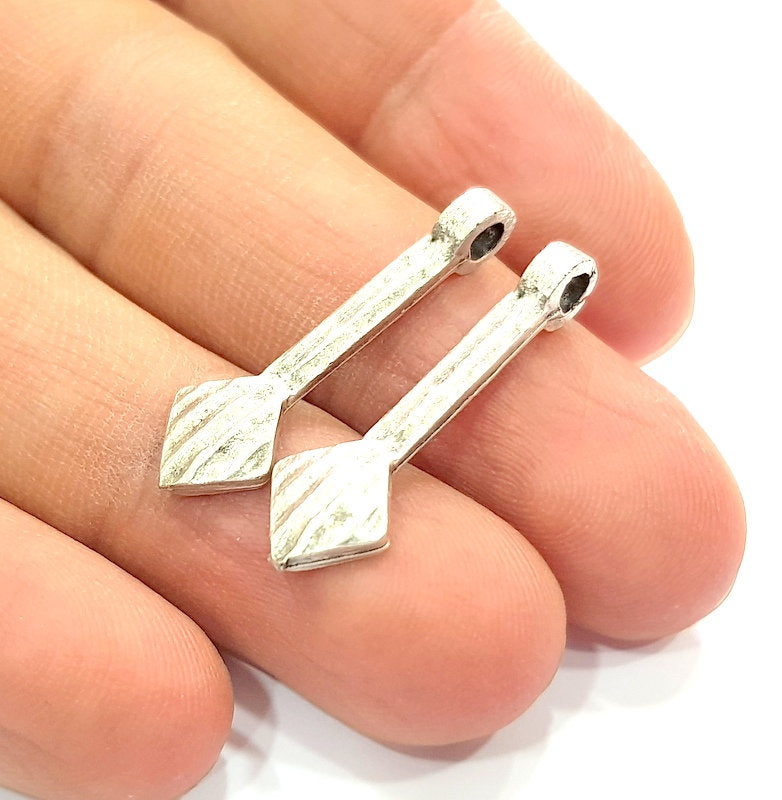 10 Silver Charms Antique Silver Plated Metal (30x9mm) G12217