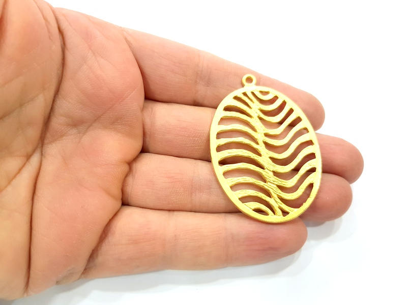 Oval Wavy Pendant Gold Pendant Gold Plated Metal (53x37mm)  G11333