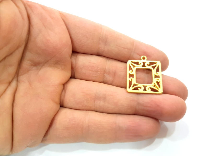 2 Gold Square Charms Gold Plated Metal (22mm)  G11334