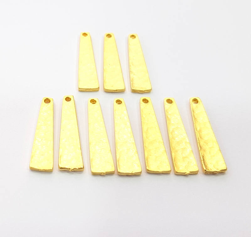 8 Gold Hammered Charm Gold Plated Metal (22x6mm)  G11355
