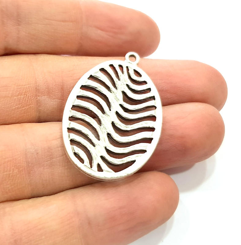 2 Oval Wavy Charm Silver Charms Antique Silver Plated Metal (36x25mm) G11396