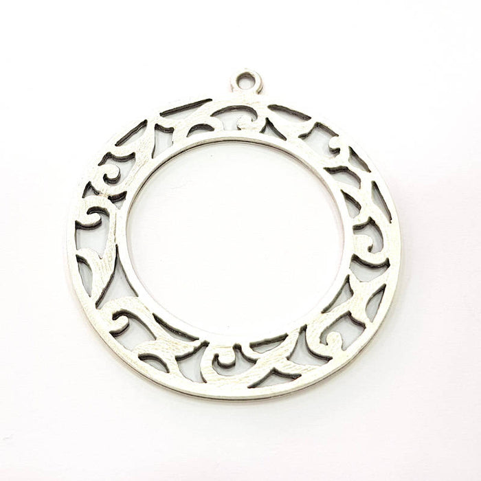 Circle Frame Pendant Silver Pendant Antique Silver Plated Metal (48mm) G14437