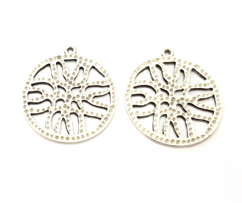 2 Silver Charms Antique Silver Plated Metal (30mm) G11425