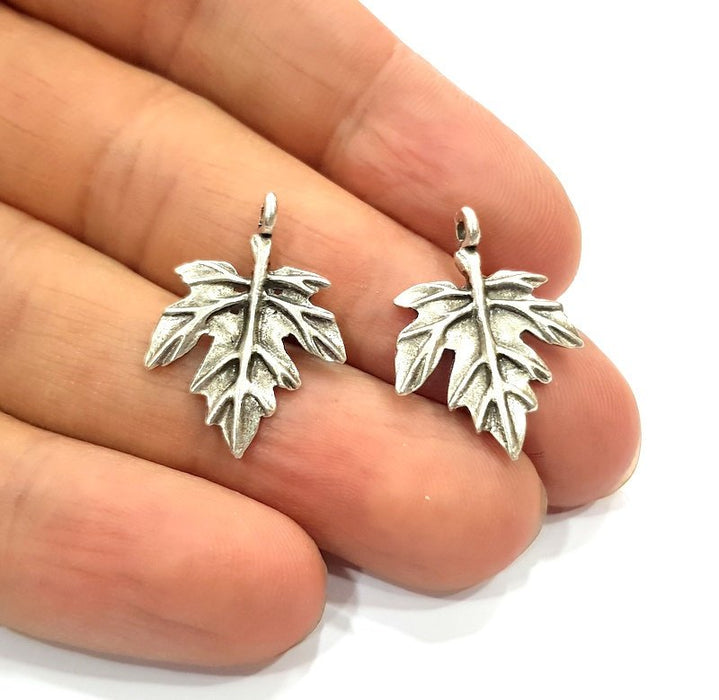 10 Leaf Charm Silver Charms Antique Silver Plated Metal (25x17mm) G12313