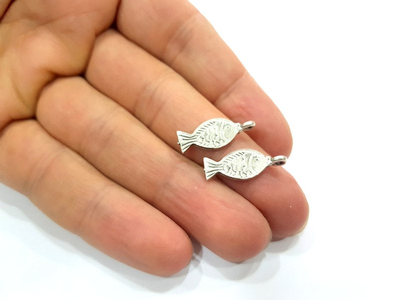 10 Fish Charm Silver Charms Antique Silver Plated Metal (21x8mm) G12315