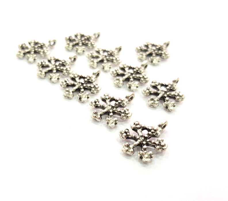 10 Snowflake Charm Silver Charms Antique Silver Plated Metal (18x13mm) G12337